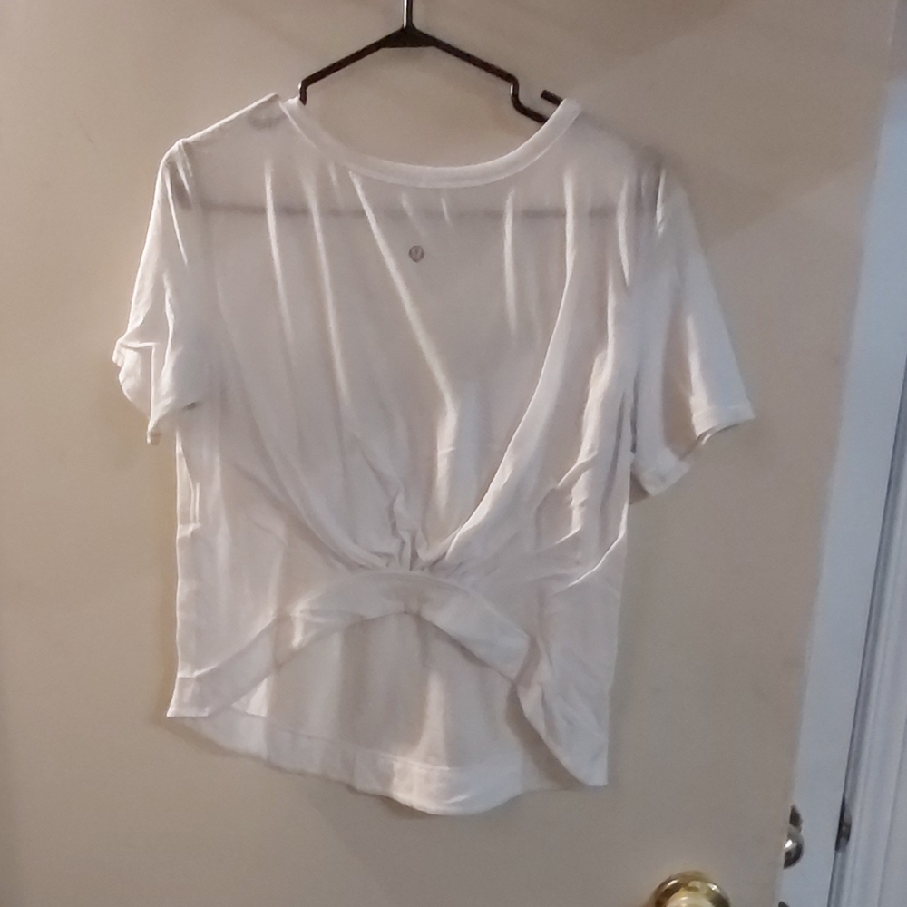 Lululemon tee